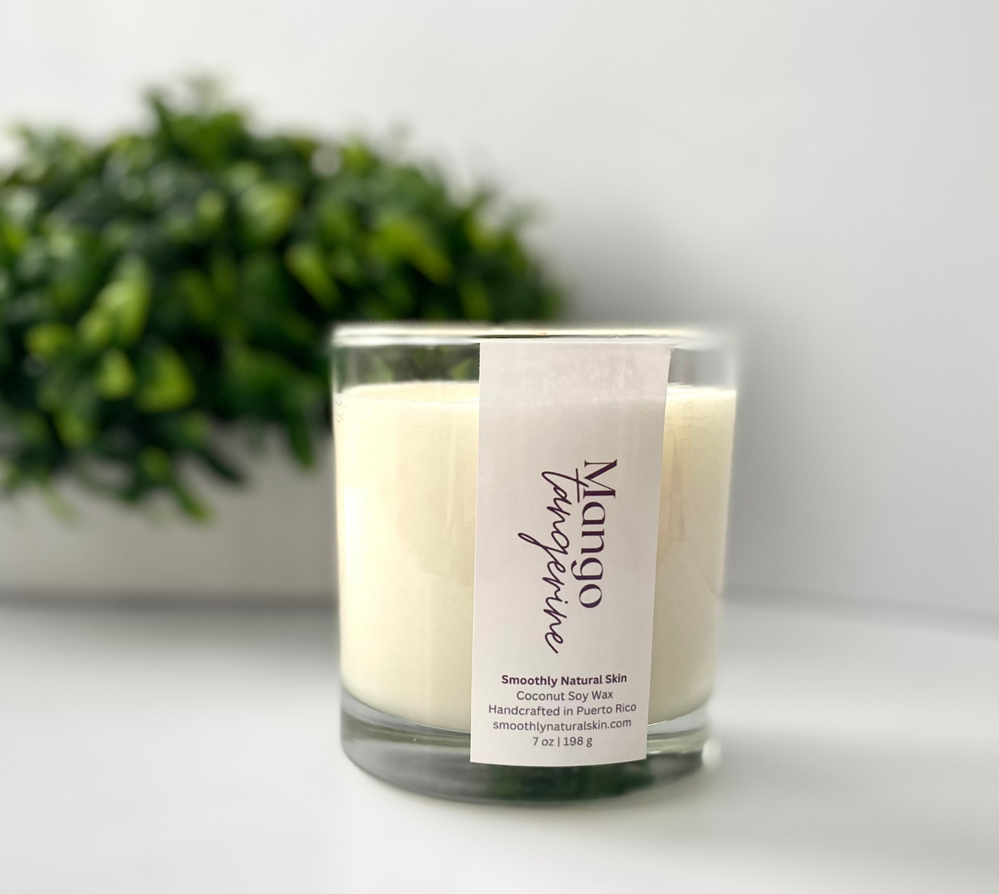 Mango tangerine candle has a tropical blend of mango mixed with zesty clementines and red raspberries blended with sweet vanilla. Just a perfect blend; it smells so good!