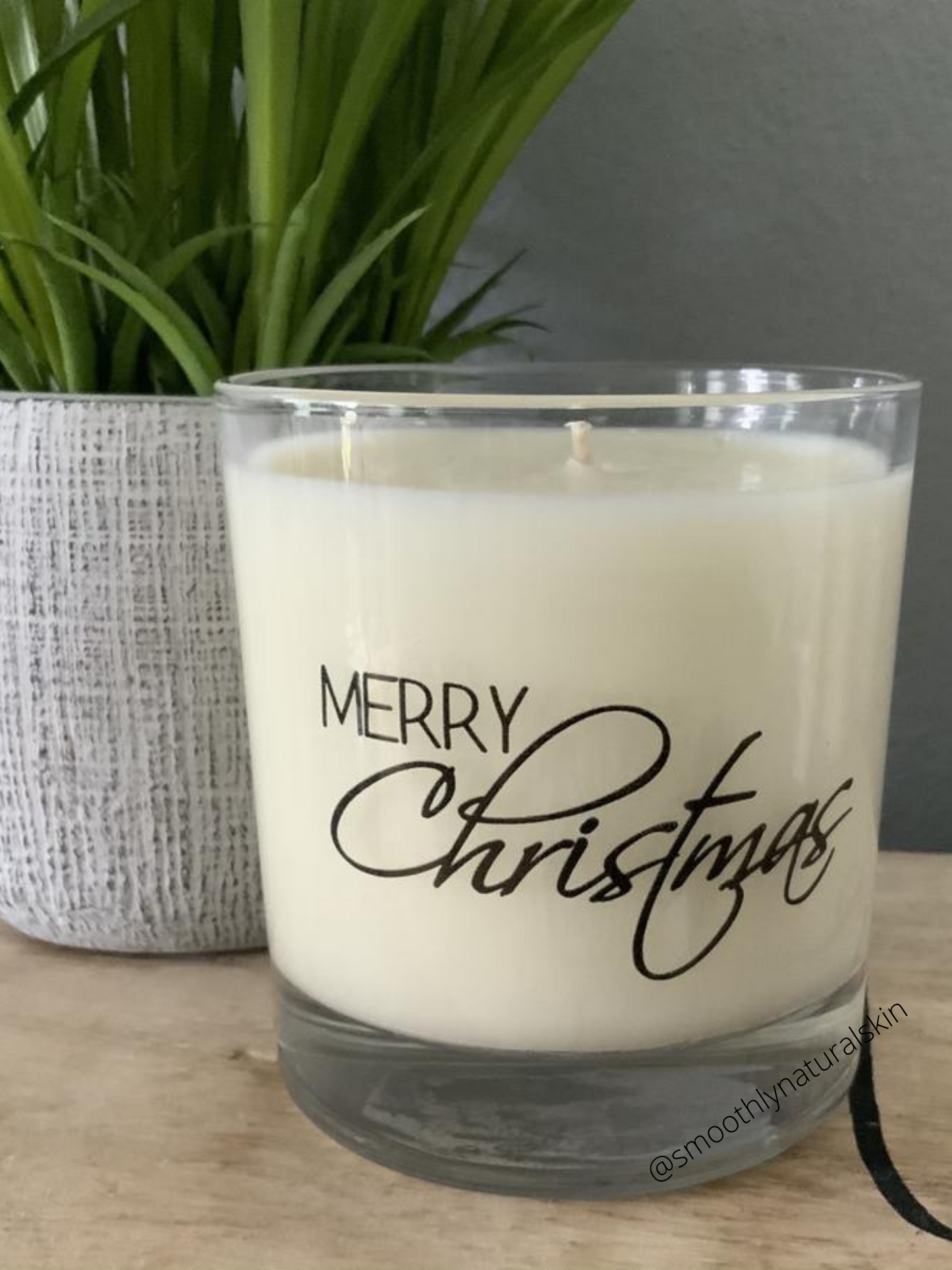 Merry Christmas candle, is a perfect gift for you or that special friend. These unique candles are hand poured in small batches. Ingredients: Natural Soy Wax, Cotton Wick (Lead & Zinc Free) and Phthalate Free Fragrance. Volume: Net Wt. 7 oz. Smoothly Natural Skin