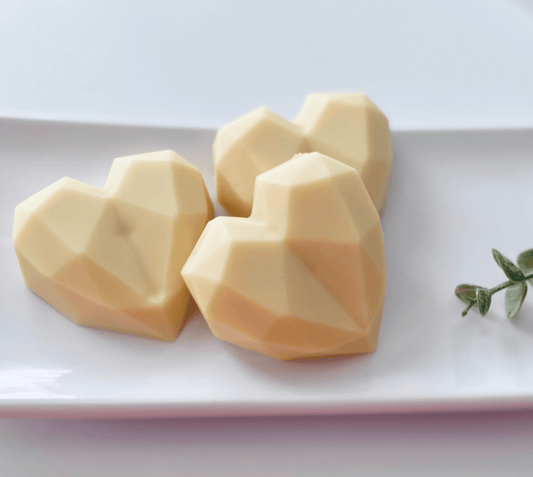 Eucalyptus + Spearmint Aloe Vera & Oatmeal bar soaps are made in small batches using the cold process method. To elaborate this soap we are using nourishing butters, conditioning oils and Aloe Vera gel. 